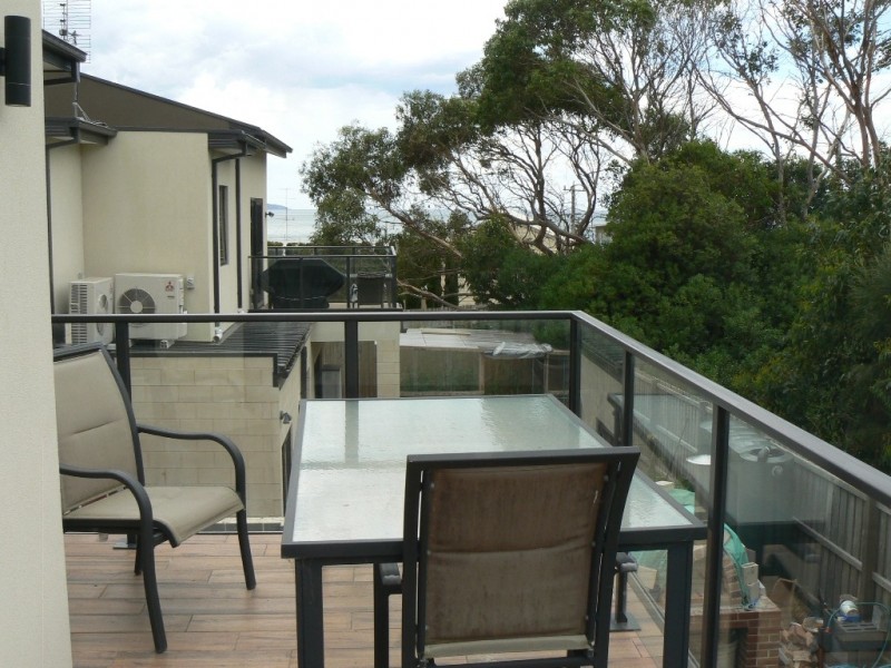 4/13 Great Ocean Road, Marengo VIC 3233