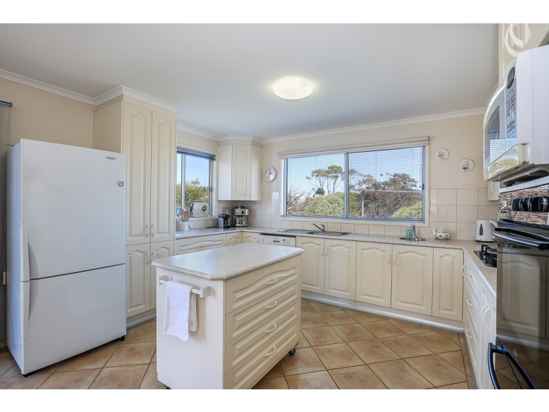 4 Murray Street, Apollo Bay VIC 3233