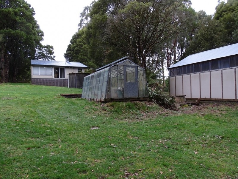 72 Main Road, Beech Forest VIC 3237