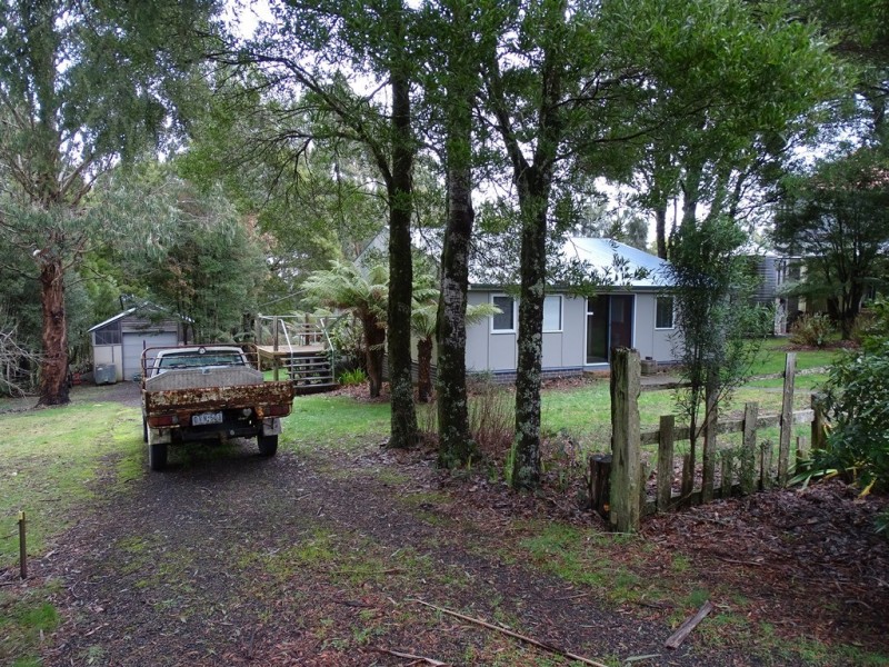 72 Main Road, Beech Forest VIC 3237
