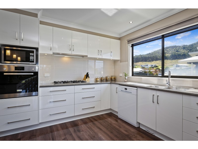 15 Dolphin Court, Apollo Bay VIC 3233