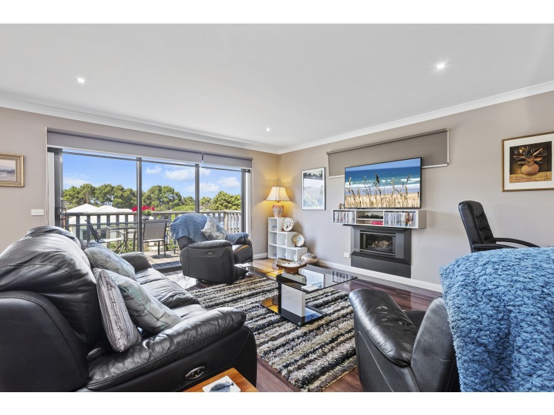 15 Dolphin Court, Apollo Bay VIC 3233