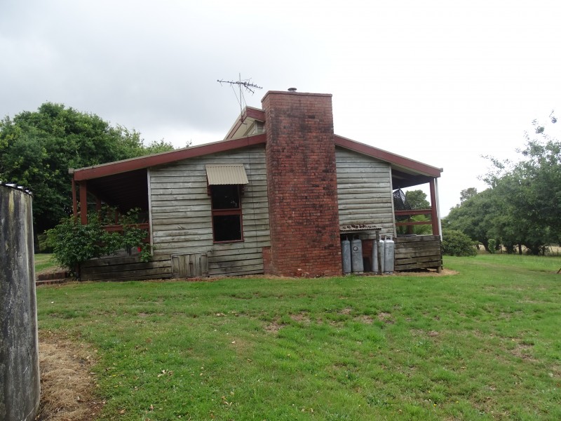 480 Dehnerts Track, Beech Forest VIC 3237