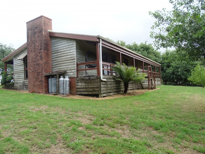480 Dehnerts Track, Beech Forest VIC 3237