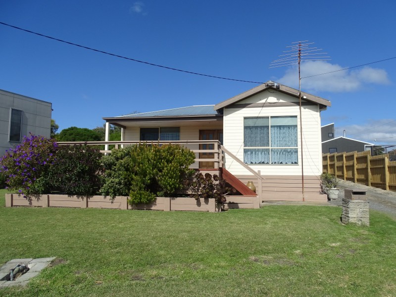 8 Marengo Crescent, Marengo VIC 3233