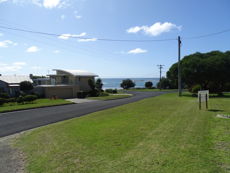 8 Marengo Crescent, Marengo VIC 3233