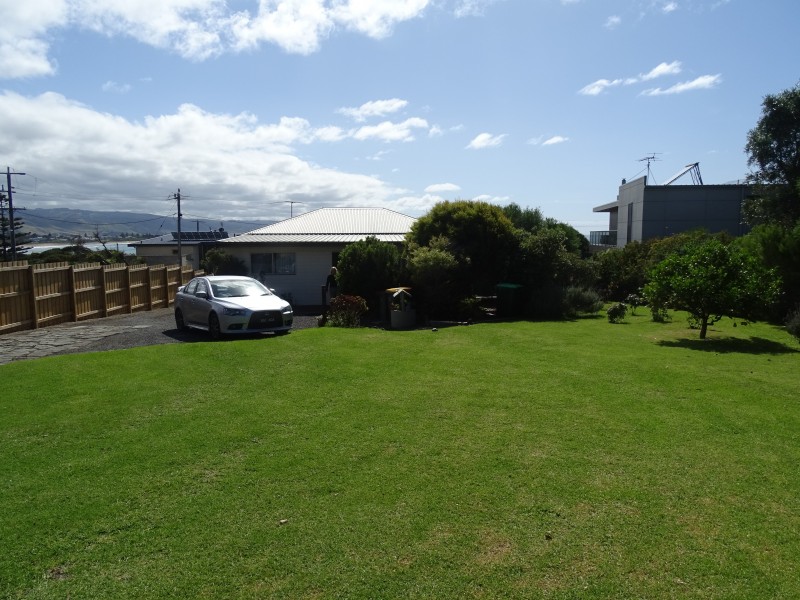 8 Marengo Crescent, Marengo VIC 3233