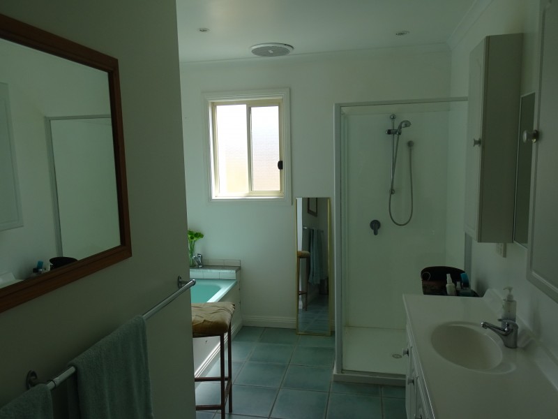 8 Marengo Crescent, Marengo VIC 3233