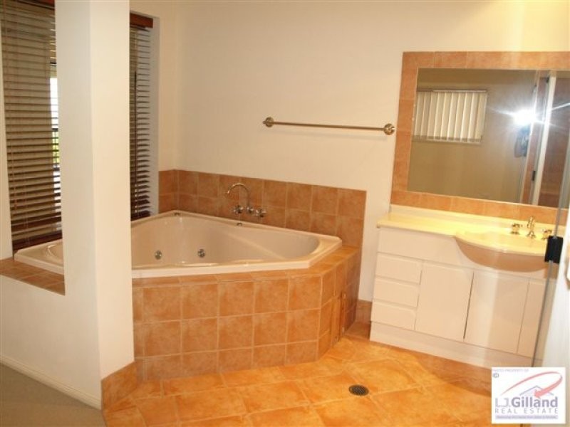 5 Keirnan Street, Redland Bay QLD 4165