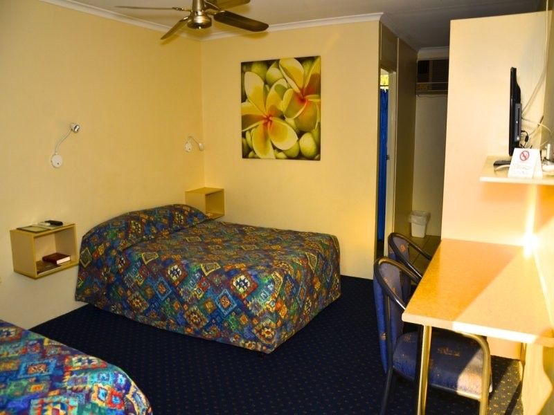 14 Fourth Avenue, Mount Isa QLD 4825