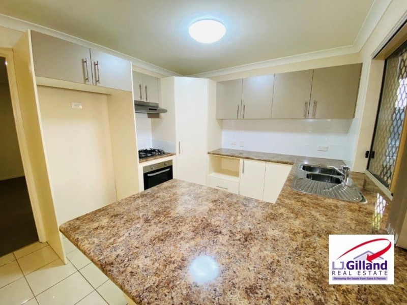 2/6 Oakmoss Street, Springfield Lakes QLD 4300