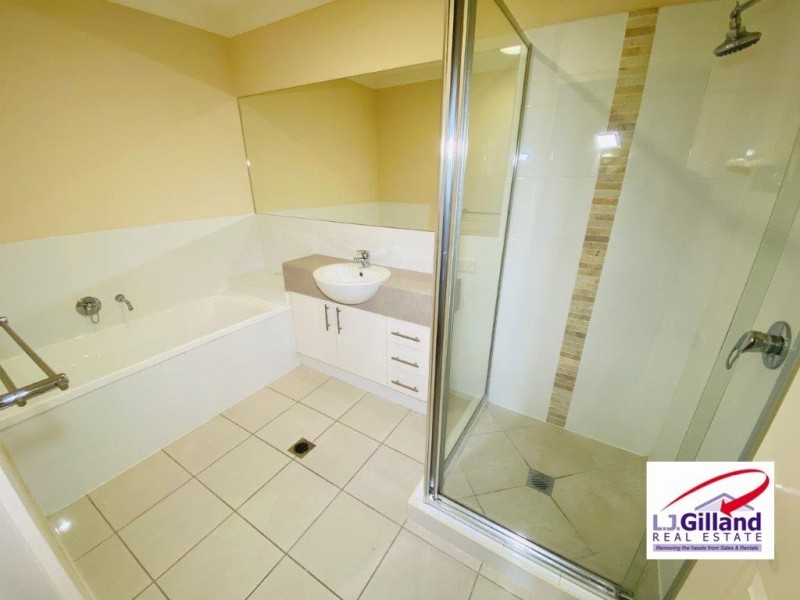 2/6 Oakmoss Street, Springfield Lakes QLD 4300