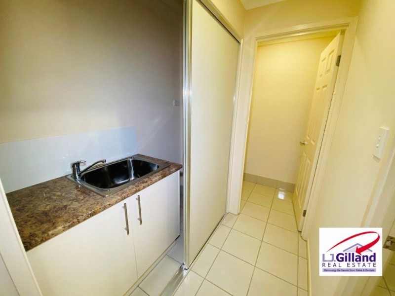 2/6 Oakmoss Street, Springfield Lakes QLD 4300