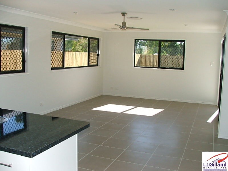 8B KARAWATHA STREET, Springwood QLD 4127