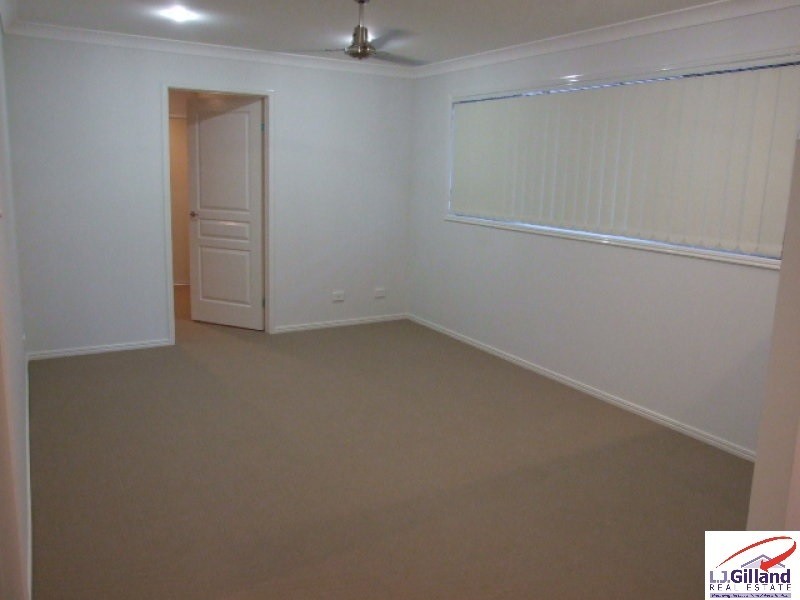 8B KARAWATHA STREET, Springwood QLD 4127