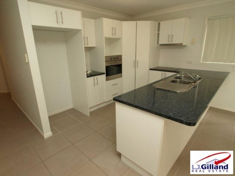 8B KARAWATHA STREET, Springwood QLD 4127