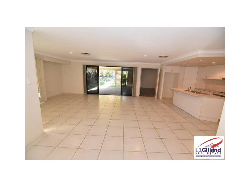 152 White Cedar Circuit, Stretton QLD 4116