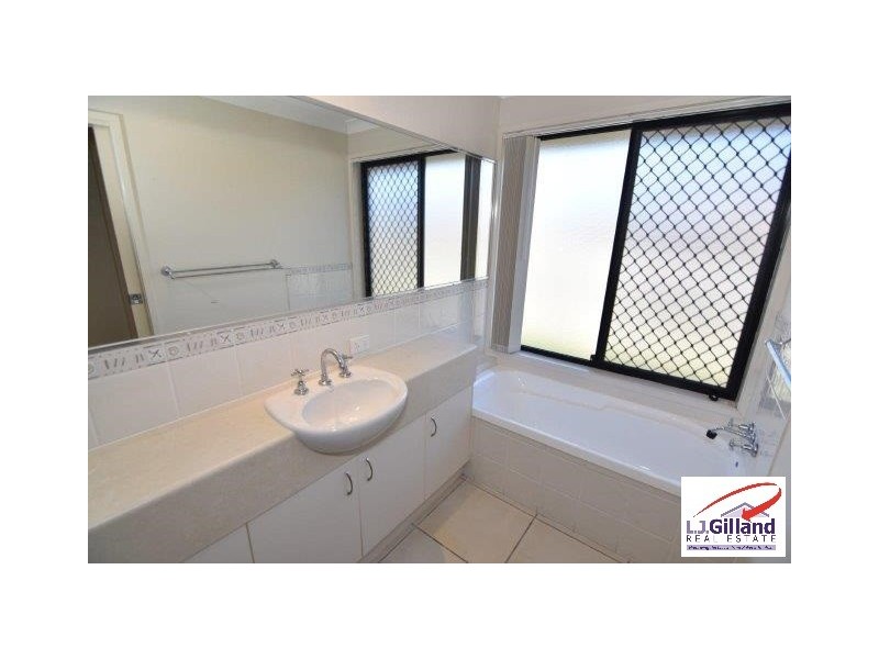 152 White Cedar Circuit, Stretton QLD 4116