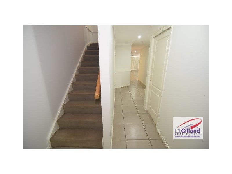 8A KARAWATHA STREET, Springwood QLD 4127