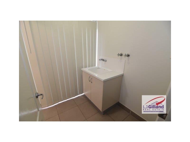 8A KARAWATHA STREET, Springwood QLD 4127