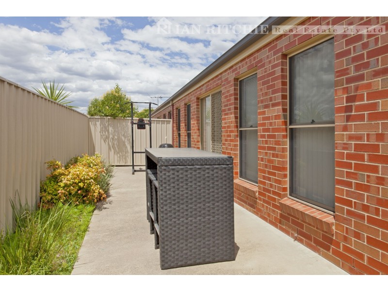 2/62 Wigg Street, Wodonga VIC 3690