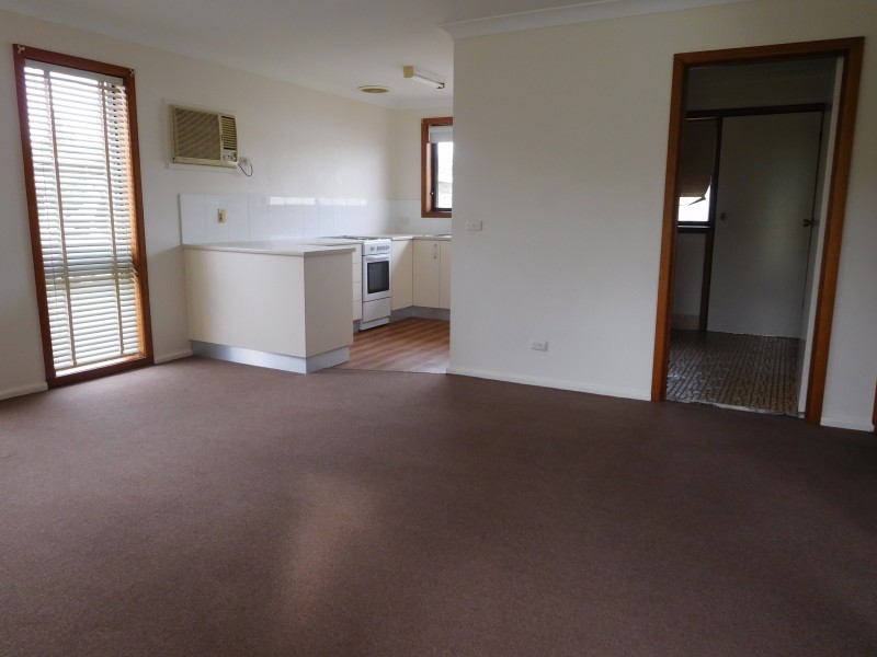 1/475 Griffith Road, Lavington NSW 2641