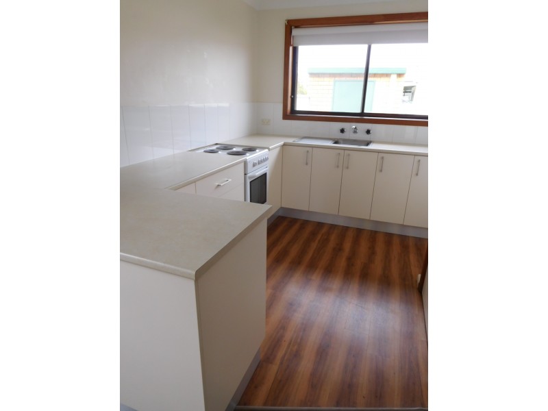 1/475 Griffith Road, Lavington NSW 2641