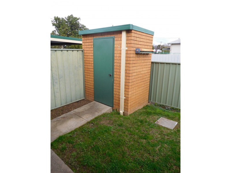 1/475 Griffith Road, Lavington NSW 2641