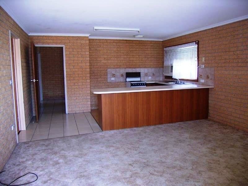 2/614 Prune Street, Lavington NSW 2641