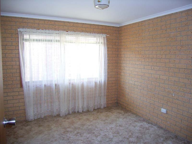 2/614 Prune Street, Lavington NSW 2641