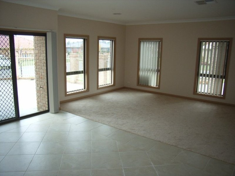 2 Marimba Circuit, Albury NSW 2640