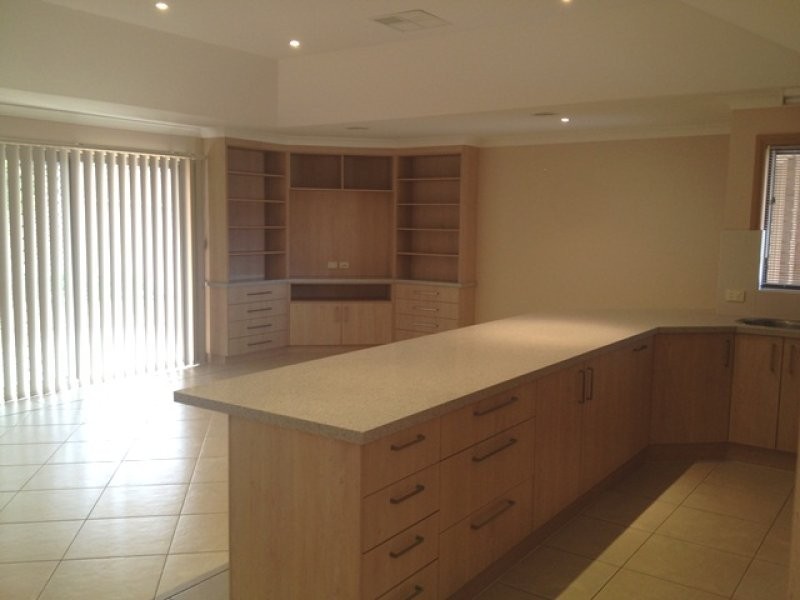2 Marimba Circuit, Albury NSW 2640