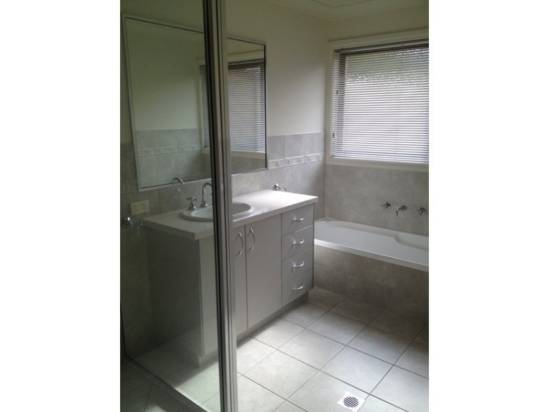 2 Marimba Circuit, Albury NSW 2640