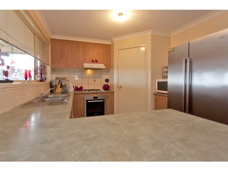 63 Darrambal Drive, Lavington NSW 2641