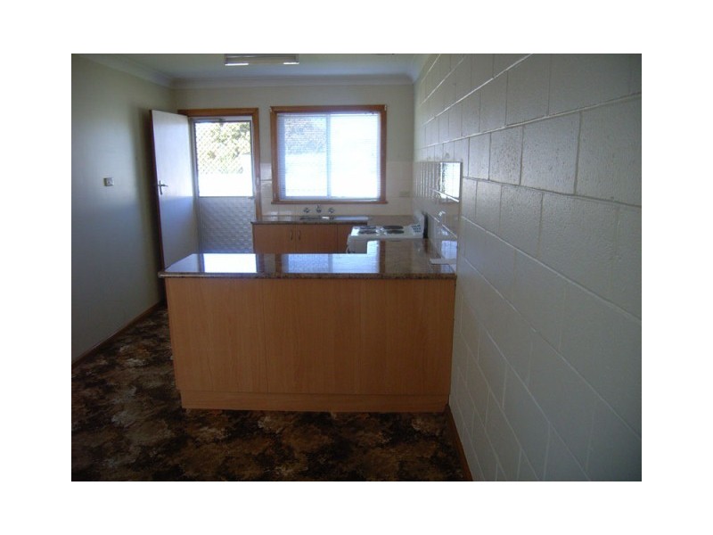 4/386 English Avenue, Lavington NSW 2641