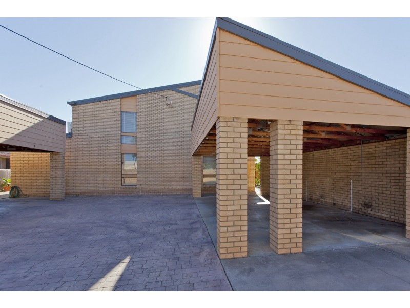 4/486 Breen Street, Lavington NSW 2641