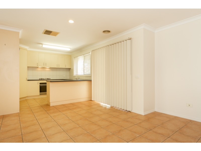 79 Wright Street, Albury NSW 2640