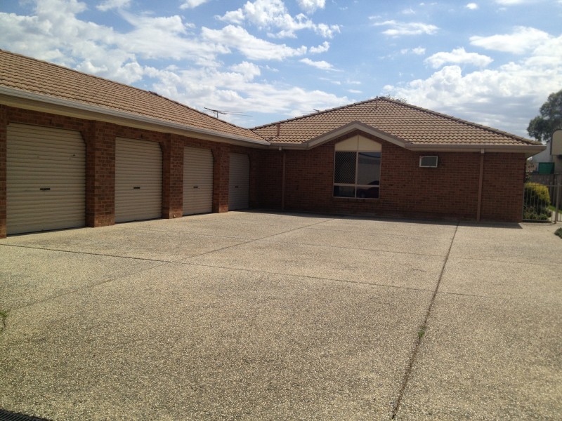 3/472 Breen Street, Lavington NSW 2641