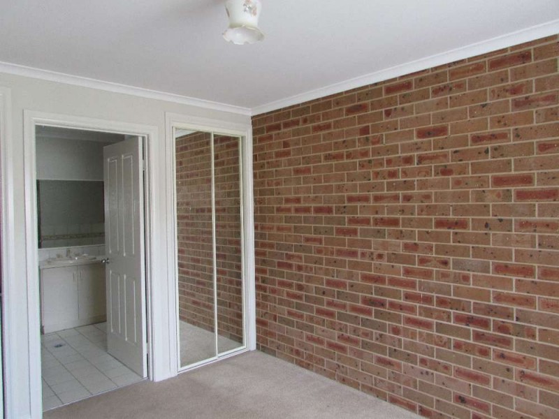3/472 Breen Street, Lavington NSW 2641