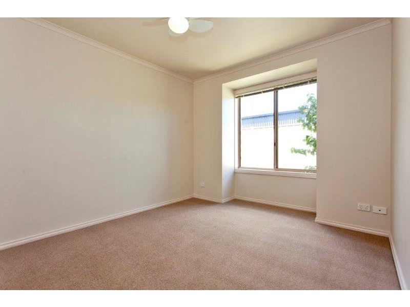 3/472 Breen Street, Lavington NSW 2641