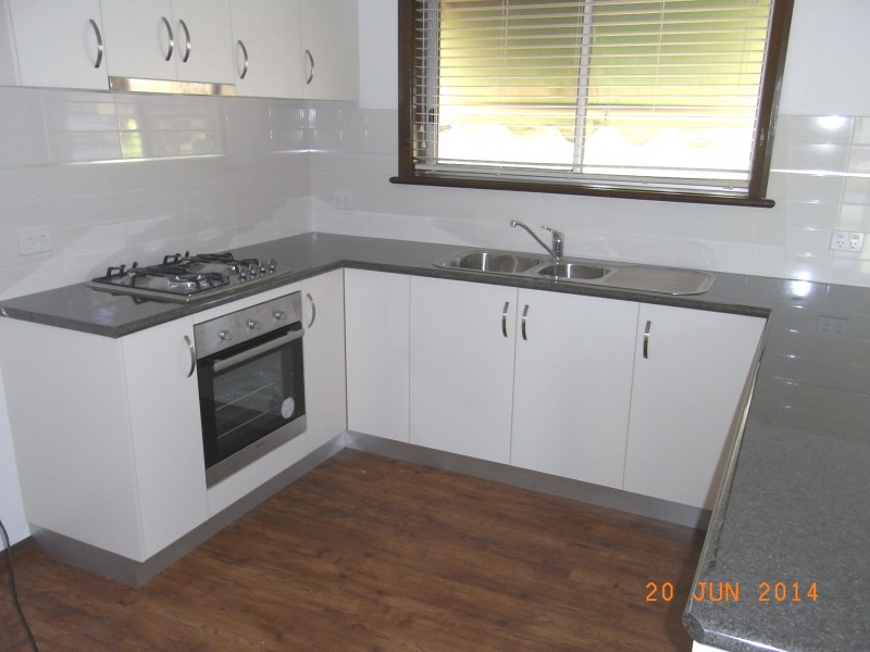 2/352 Parkland Crescent, Lavington NSW 2641