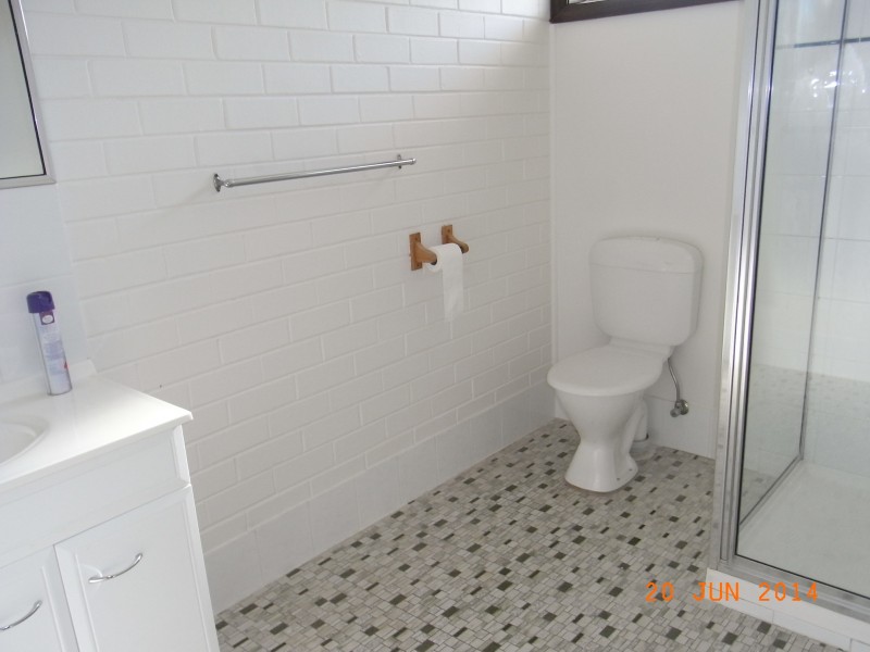 2/352 Parkland Crescent, Lavington NSW 2641