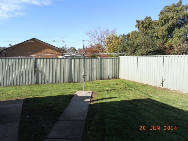 2/352 Parkland Crescent, Lavington NSW 2641