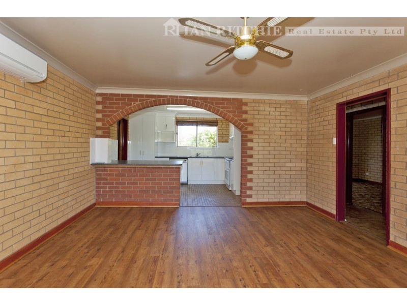 2/449 Griffith Road, Lavington NSW 2641