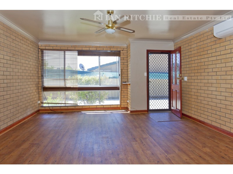 2/449 Griffith Road, Lavington NSW 2641