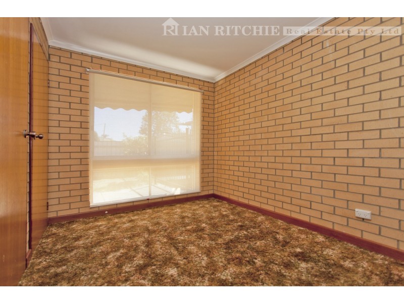 2/449 Griffith Road, Lavington NSW 2641