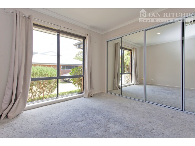 2/951 Padman Drive, West Albury NSW 2640