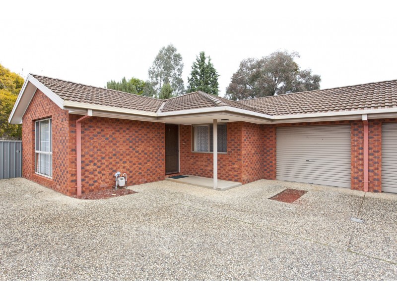 2/17 Neptune Drive, Lavington NSW 2641