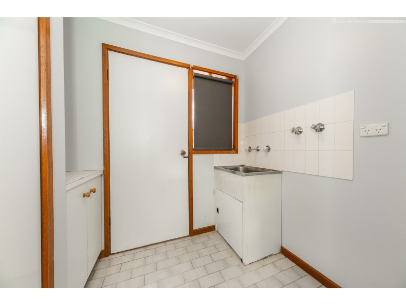 2/34 Julie Place, Lavington NSW 2641