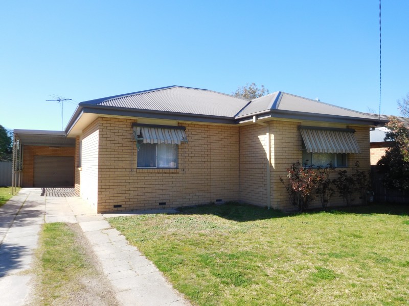 426 English Avenue, Lavington NSW 2641